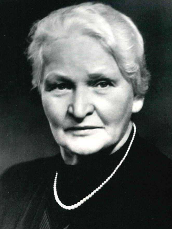 Frau Clara Pfauter 